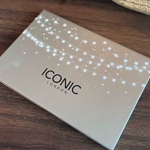 Iconic London Blaze Chaser Face Palette